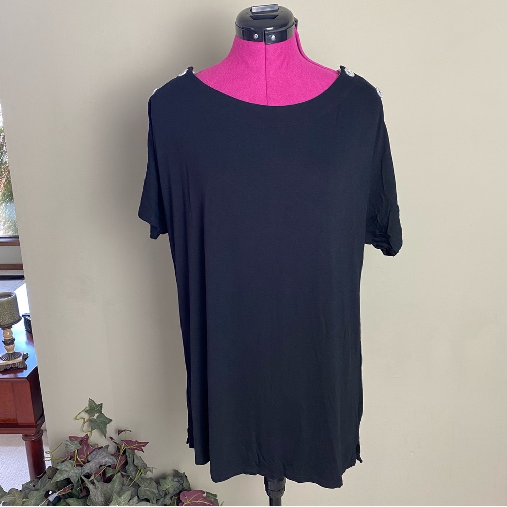 Chicos Black Button Accent Sleek Short Sleave Top